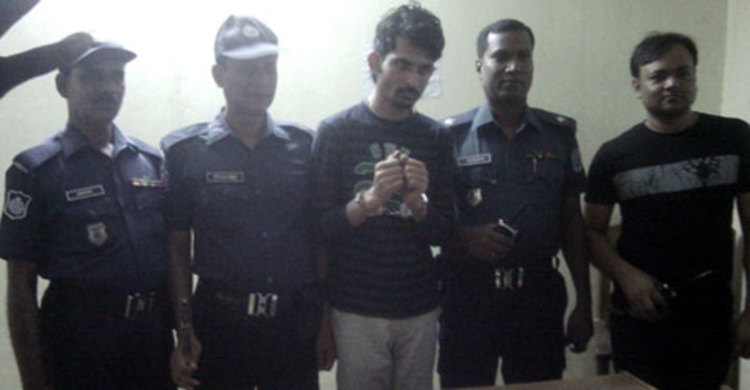 নারায়ণগঞ্জে কাতুর্জ ও বন্দুকসহ সন্ত্রাসী গ্রেফতার