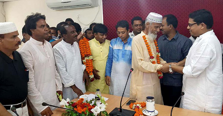 শাসক নয়, সেবক হয়ে মানুষের পাশে দাঁড়ান : পলক