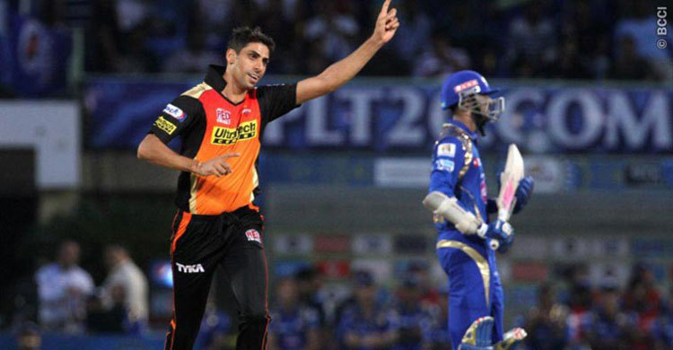Ashish Nehra hits the target, Mumbai Indians hit a low 