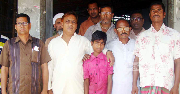 তাঈহিম আর হোটেল বয় নয়