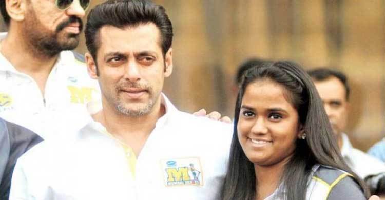 Sneak steals cash from Salman Khan’s sister house