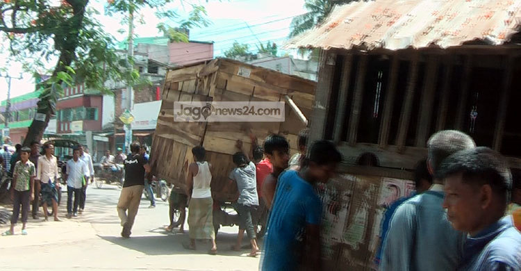 যানজট নিরসনে সাতক্ষীরায় উচ্ছেদ অভিযান