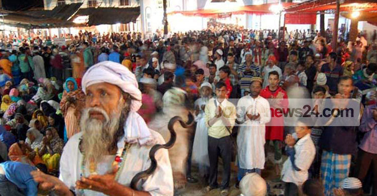 শবে বরাতে শাহজালাল ও শাহপরান মাজারে মুসল্লিদের ঢল