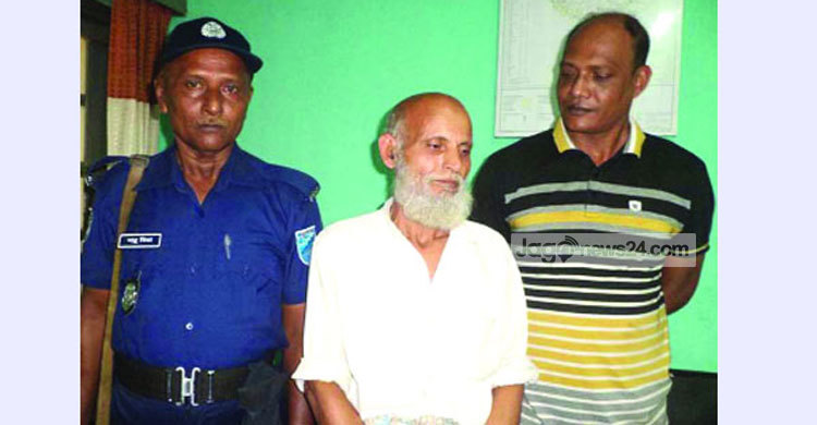 দুই বছরের সাজার ভয়ে পালিয়ে থাকলেন ২৬ বছর