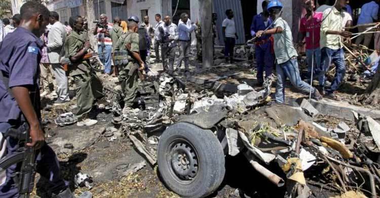 10 killed in suicide car bomb attack in Somalia