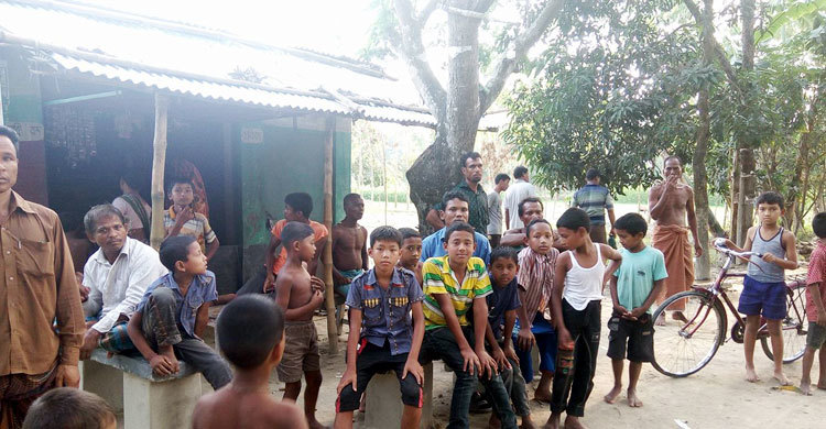 ঠাকুরগাঁওয়ে পরাজিত প্রার্থীর ভয়ে অবরুদ্ধ একটি গ্রাম