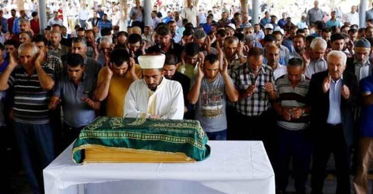 Turkey suicide bomber ‘was child aged 12-14’