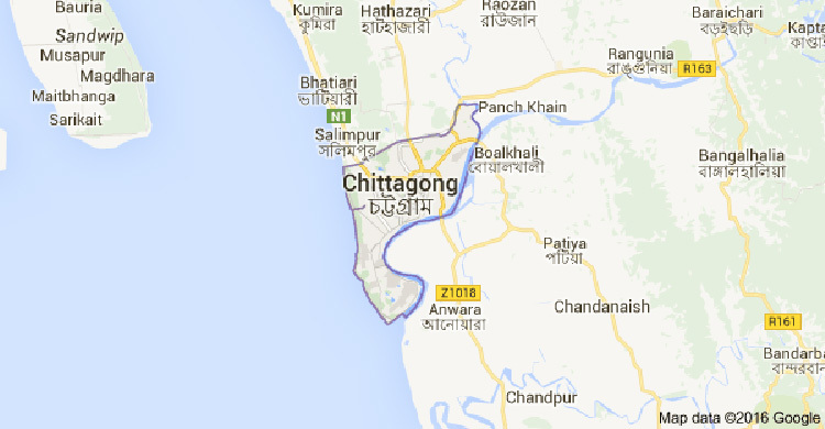 2 killed as bus overturns in Ctg