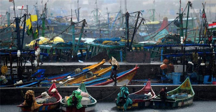 Tropical Cyclone Roanu puts Bangladesh in its sights