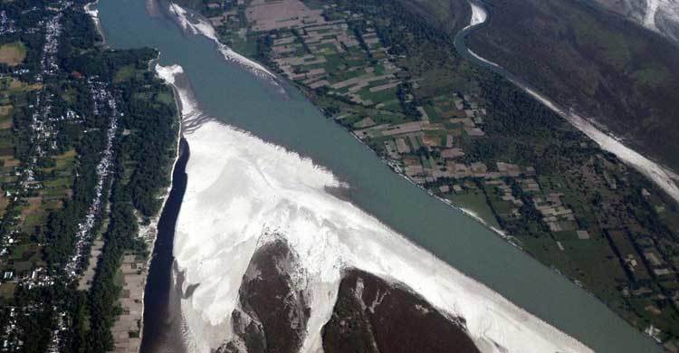 China blocks river, sets off alarm bells in India 