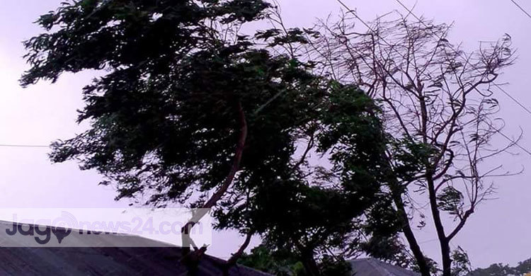 রোয়ানুর তীব্রতা বাড়ছে কক্সবাজারে