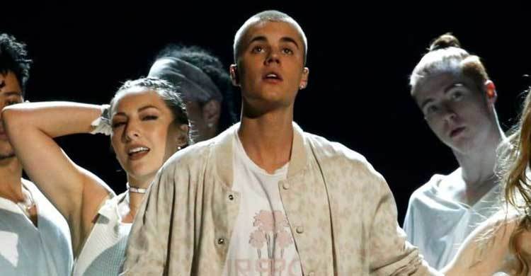 Justin Bieber dominates singles chart for seventh time this year