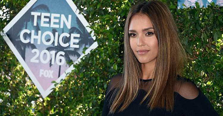Jessica Alba calls for end to gun violence 
