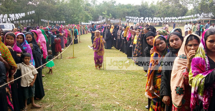চতুর্থ ধাপে ৭০৩ ইউপিতে ভোটগ্রহণ শুরু