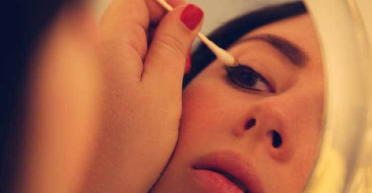 Easy tips on how to remove makeup