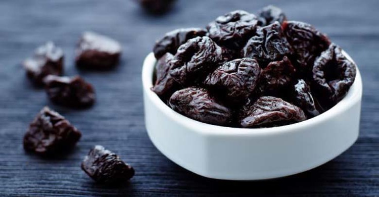 7 Amazing Prunes Benefits