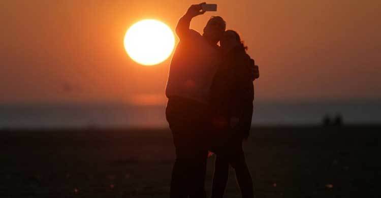 Pakistani girl, parents drown in latest selfie deaths