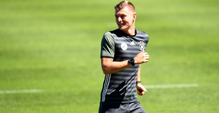 Pressure also on France, says Kroos 