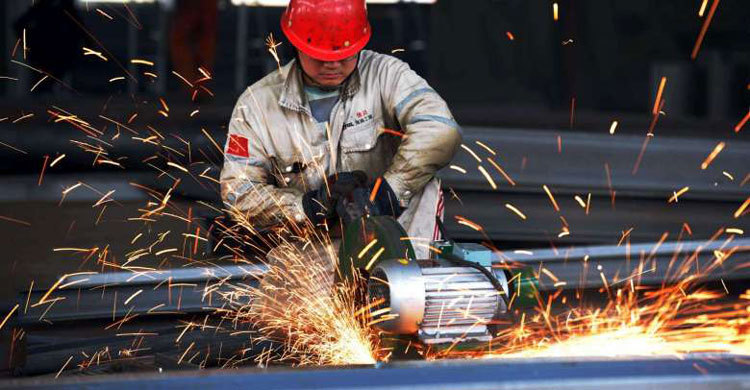 US, European stocks fall as global growth fears weigh 