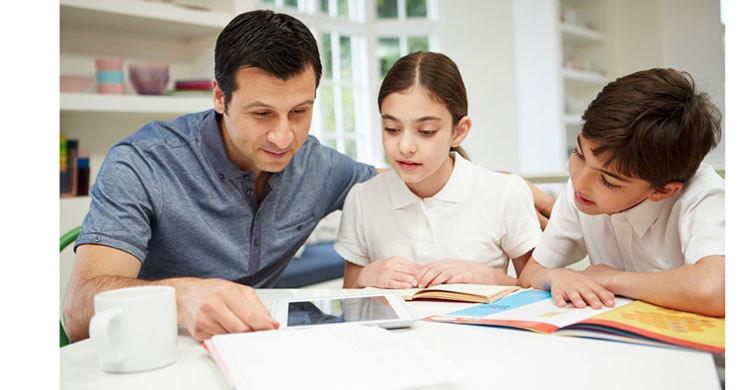 Supportive parenting linked to richer, happier kids later