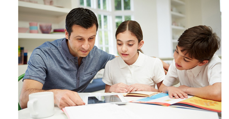 Supportive parenting linked to richer, happier kids later 