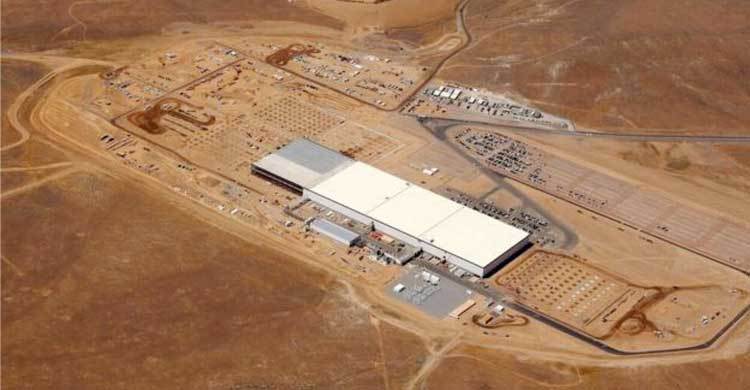 Inside Tesla’s gigantic Gigafactory