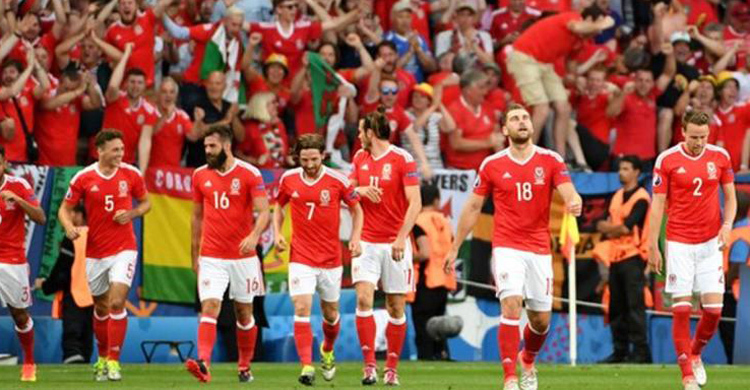 Wales and England reach EURO knockout stage