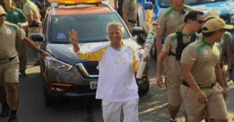 Yunus carries the Rio Olympic torch