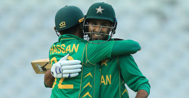 Tamim ton in vain as Pakistan chase 342