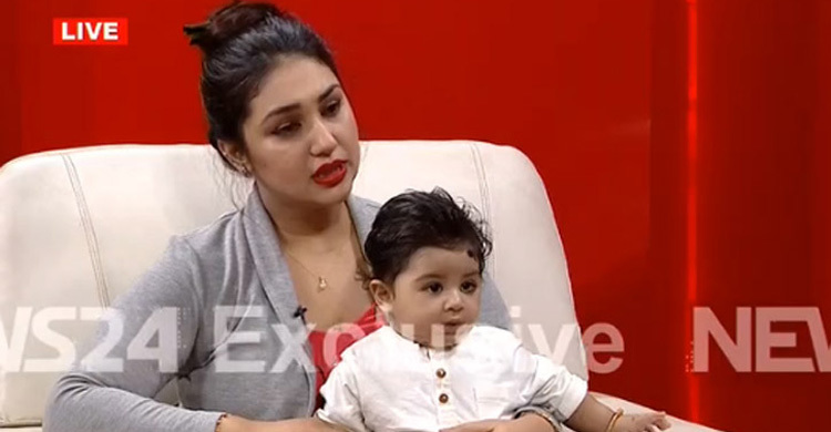 Actress Apu weeps claiming she has a child with Shakib Khan