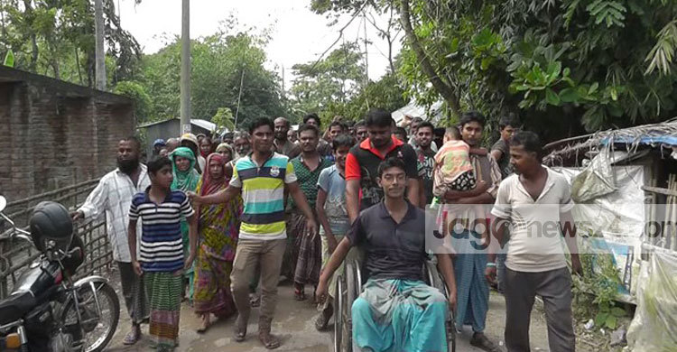 বাগেরহাটে চাল বিতরণ নিয়ে বিক্ষোভ, ডিলারশিপ বাতিল