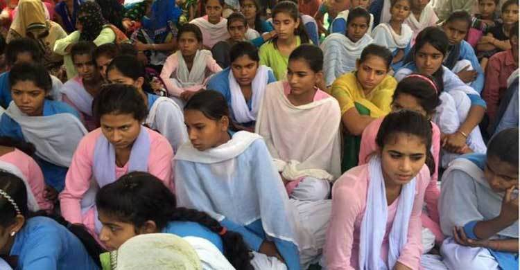 India schoolgirls on hunger strike to fight sexual harassment 