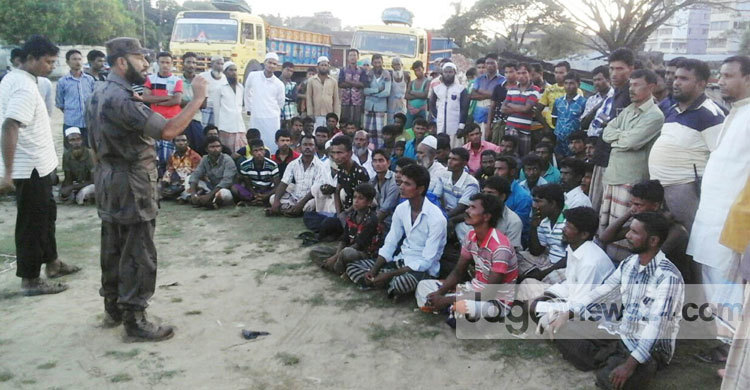 টেকনাফ-উখিয়া সীমান্তে বিজিবির সচেতনতা সভা