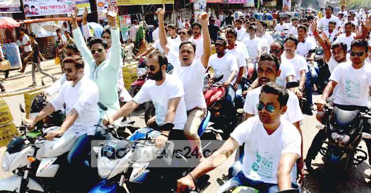৬ শতাধিক গাড়ির বহর নিয়ে আসলেন চেয়ারম্যান!