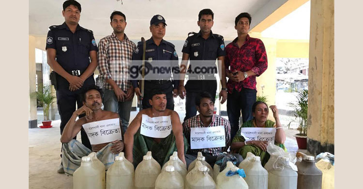 ১২০০ লিটার মদসহ আটক ৫