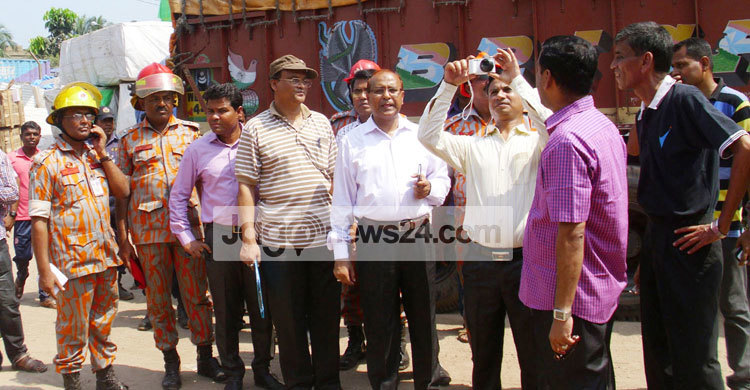 বেনাপোলে পুড়ে যাওয়া শেড পরিদর্শনে তদন্ত কমিটি