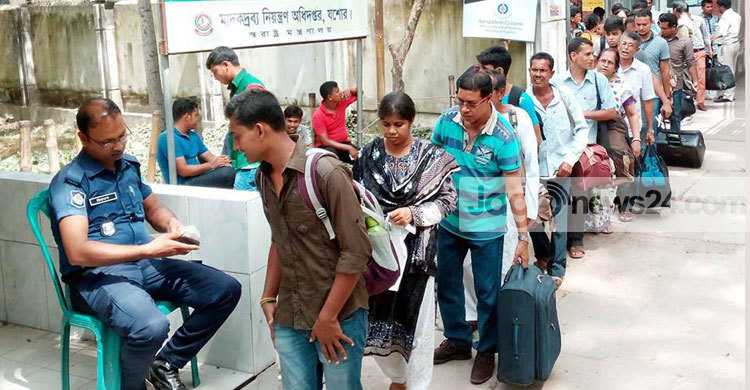 ভারতে অচল রুপি নিয়ে বিপাকে বাংলাদেশিরা