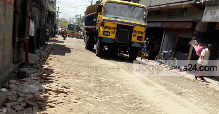 যশোর-বেনাপোল মহাসড়কে ভোগান্তি