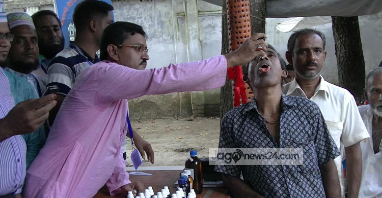 বেনাপোলে পূজায় আসা দর্শনার্থীদের চিকিৎসা সেবা প্রদান