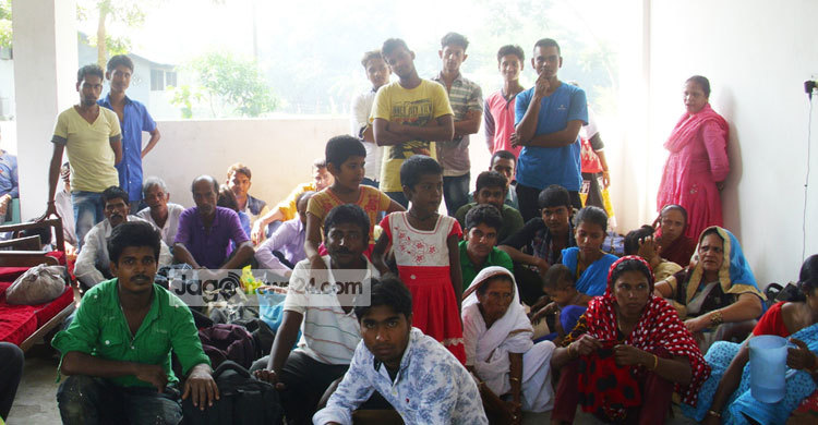 49 Bangladeshi detained on border