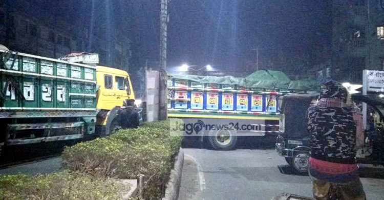 বেনাপোলে যান চলাচল বন্ধ