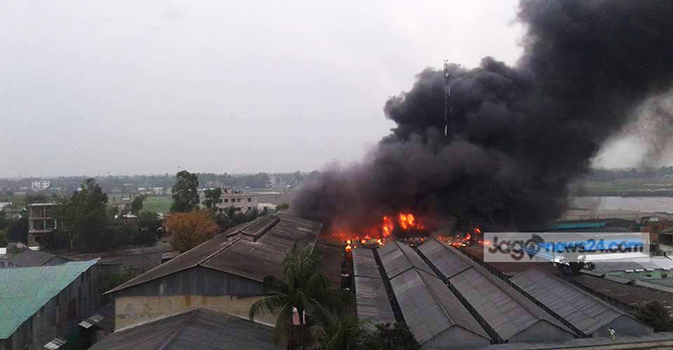 ভৈরবে রাবার কারখানায় ভয়াবহ আগুন