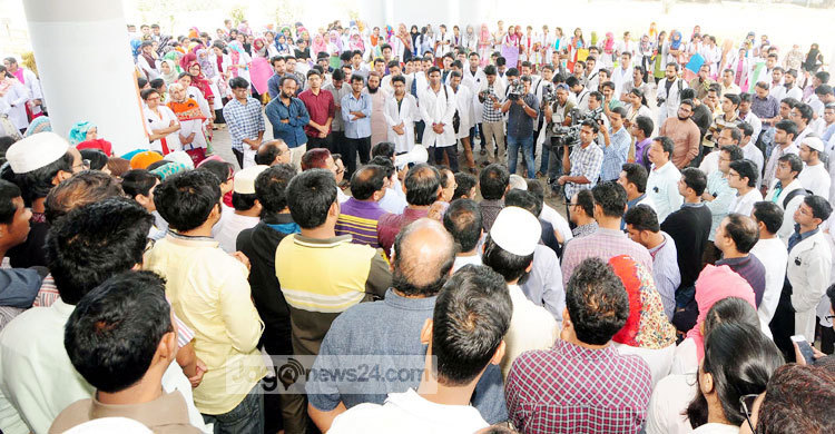 কাজে যোগ দিয়েছেন বগুড়ার ইন্টার্ন চিকিৎসকরা