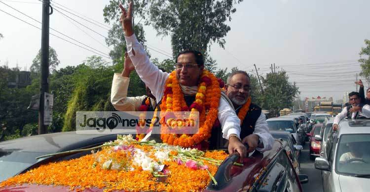 পথে পথে সংবর্ধনা, মহাসড়কে তীব্র যানজট