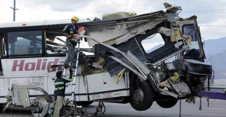 Thirteen die in California tour bus crash