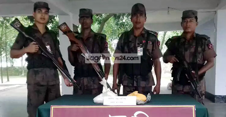 চাঁপাইনবাবগঞ্জে সাড়ে ৪ কেজি গান পাউডার উদ্ধার