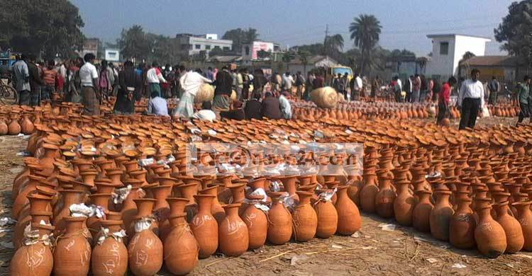 চুয়াডাঙ্গায় চিনি মিশিয়ে তৈরি হচ্ছে ভেজাল গুড়