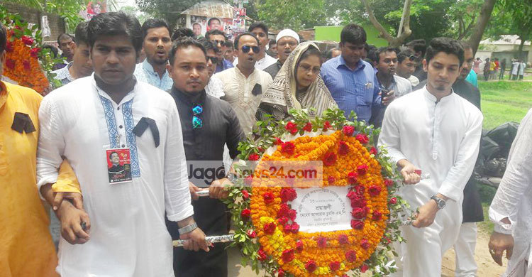 ক্ষমতায় যাওয়ার স্বপ্ন দেখছে বিএনপি : চুমকি