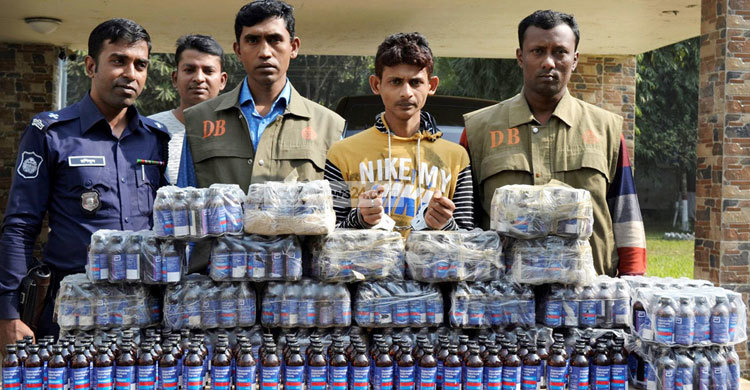 কুমিল্লায় ফেনসিডিল ও ইয়াবাসহ আটক ২