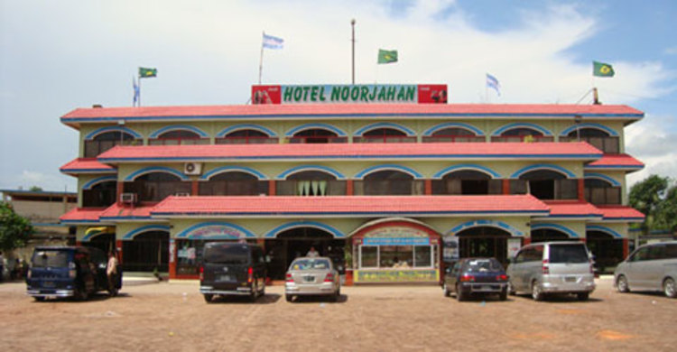 কুমিল্লায় হোটেল নুরজাহানের অবৈধ গ্যাস সংযোগ বিচ্ছিন্ন 